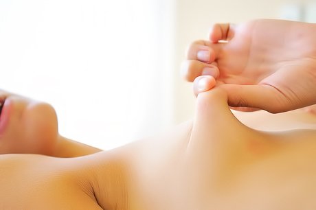 Redheaded chick fingering her own butthole like a cheap slut