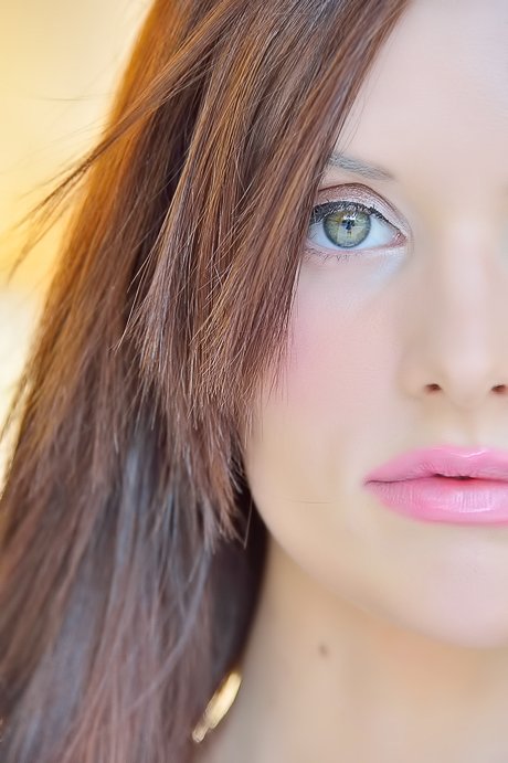 Dark-haired teen beauty exposes her lustful pussy while in public